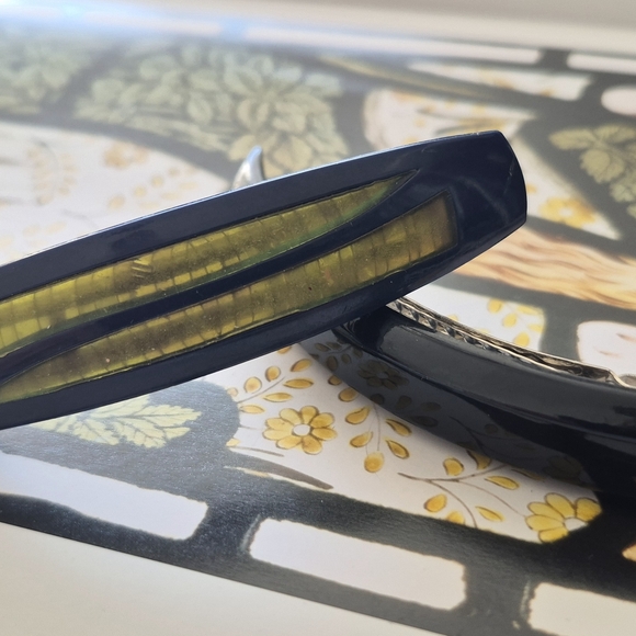 Navy and Yellow Wearable Device - Picture 5 of 14